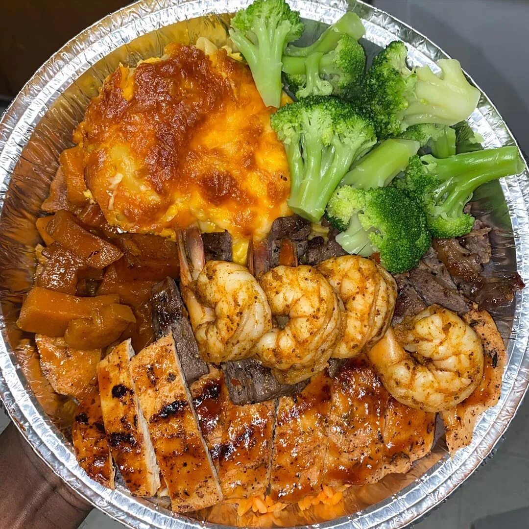 Street Corner Kitchen na Instagramu: "BBQ Chicken, Steak, Shrimp, Mac