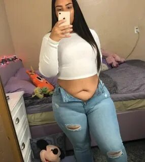 Curvy and plump Latina - Nuded Photo