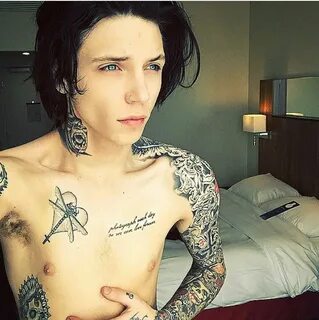 Andy Biersack Black veil brides andy, Andy biersack, Black v