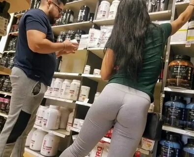 Candid booty of athletic young chick. - Nuded Photo
