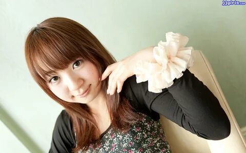 JapaneseThumbs AV Idol Hitomi Fujiwara 藤 原 ひ と み Photo Galle