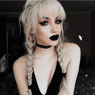 Goth .. Gothic Make up. on Instagram: "1 or 2 ? 🖤 * * * * 📷: