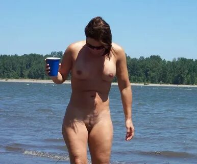 Amateur nudists expose themselves at a public beach - Pichun