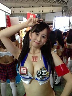 tokyo-game-show-2013-sexy-companions-and-booth-babes-2.