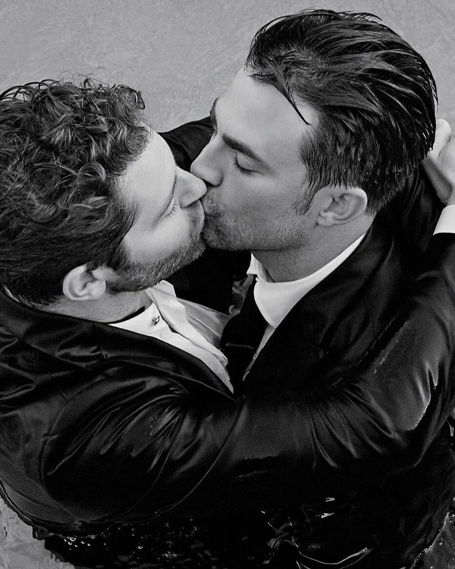 Jaymes Vaughan в Instagram: "The first time I ever saw two guys kiss c...