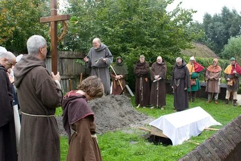 medieval burial service funeral in archeon last weekend Flic