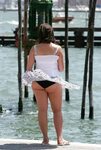 Wankerson.com : Wind Upskirt - 37177035773 Picture Gallery