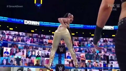 Bianca Belair Slapping her Booty Smackdown - YouTube