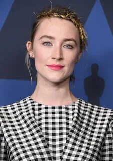 Saoirse Ronan's Shimmery Gold Eye Statement Is Your New Even