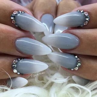 Grey and white ombré 😍 #notpolish #greyombre #swarovski #acr