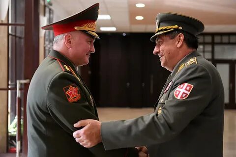 General Dikovic with the Commander of the Russian Western Mi