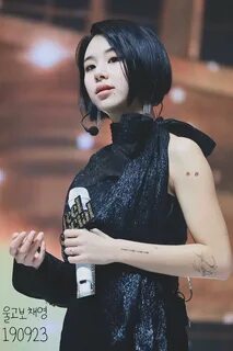 190923 - Chaeyoung with her new tattoos Short hair styles, T