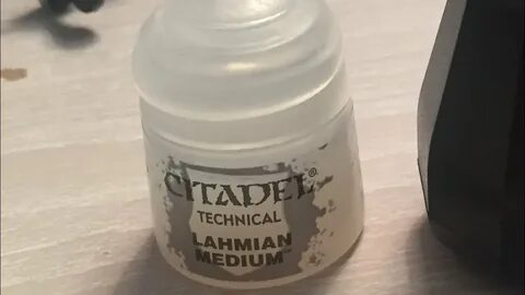 Using Citadel Paints Lahmian Medium to revitalise dried out 