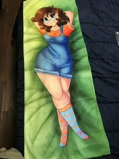 Elden Rayve on Twitter: "Behold, the female body pillow of @
