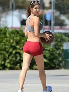 Amanda Cerny ♥ 에 있는 Mello님의 핀 운동하는 여자.