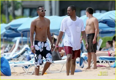 Shirtless Marlon Wayans: Beach and Brothers: Photo 2546637 M