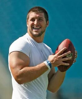 Tim Tebow Tim tebow, College football players, Football