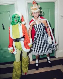 Best costumes, The Grinch and Cindy Lou Who 😂 Clique Amino