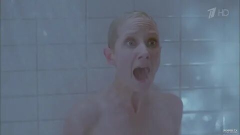 Slideshow psycho movie shower scene shows boob.