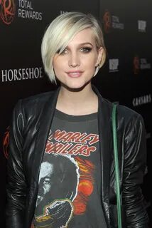 Ashlee Simpson at Escape to Total Rewards at Hollywood and H