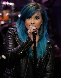 ♥ Pinterest: DEBORAHPRAHA ♥ Demi Lovato blue hair Purple pas