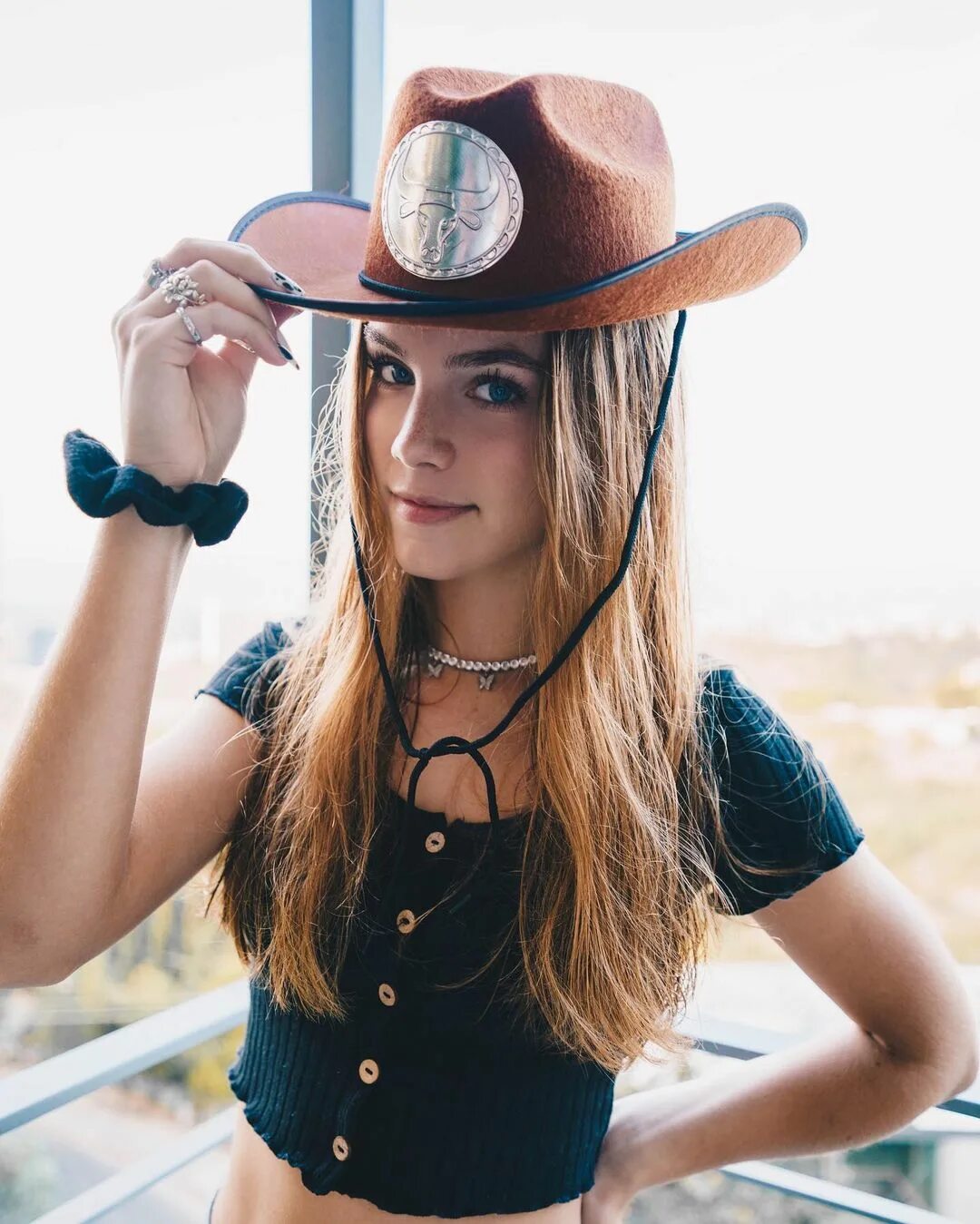 Anna Shumate в Instagram: "there’s a new sheriff in town 😈 @ttlamgmt&...