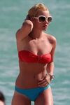 Elisha Cuthbert - Film & TV Actress in Bikini celebrity phot