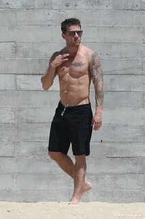 Shirtless Ryan Phillippe in Mexico Pictures 2018 POPSUGAR Ce