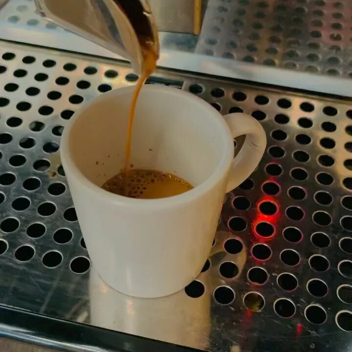 Delicoffee Trade laboratory поделился(-ась) видео в Instagram: “Espresso pl...