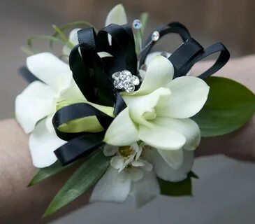 Prom flowers: April 2011 Prom flowers, Corsage prom, White c