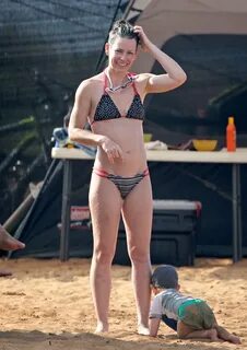 Evangeline Lilly Wearing a bikini in Hawaii - Celebzz - Cele