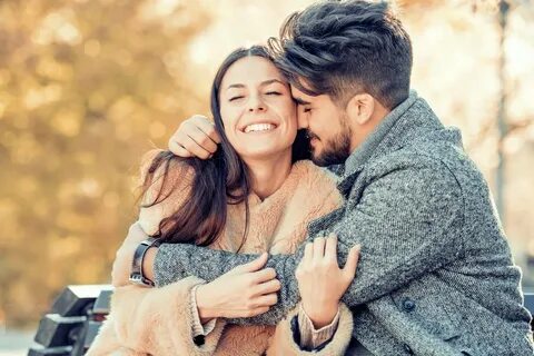 7 Signs Of Romantic Body Language When A Man Falls In Love