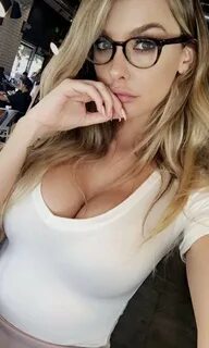 Sexy Blonde With Glasses Analized In Colombia - Porn Photos 