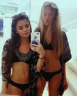 крак за мен техен paige hyland bikini Масив от удар неделя