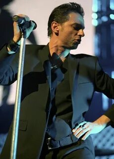 Melisisisi adlı kullanıcının Dave Gahan panosundaki Pin