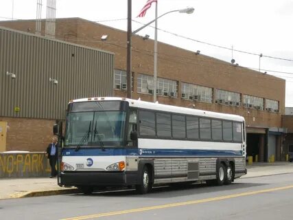 File:MTA New York City Bus MCI D4500CT 2211.jpg - Wikipedia 