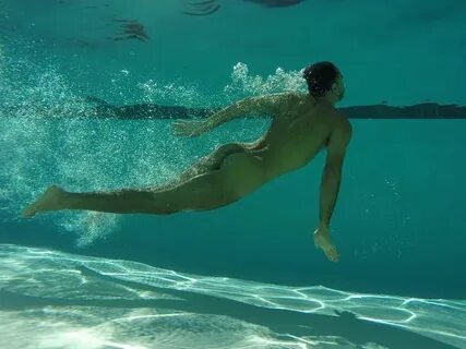 Swimming nude naked men :: sancarloborromeo.eu