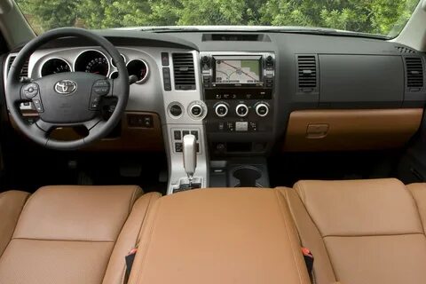 Интерьер салона Toyota Sequoia (2008-2017). Фото салона Toyo