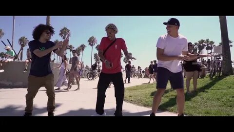PJ Sin Suela - El Dedo del Camello Official Video - YouTube