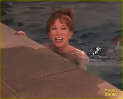 Gratisan69: Video Kathy Griffin Lakukan Ice Bucket Challenge