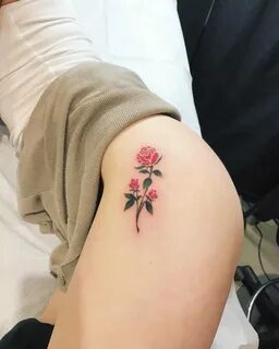 Small Flower Tattoo On Hip / Flowers On Hip Tattoo Picture /