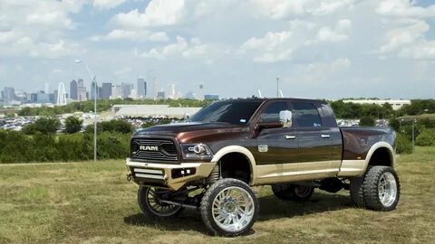 2013 Dodge Dually Does A HUGE Burnout and Gets Sidewayz on 2