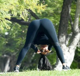 Nicole Scherzinger Sexy Yoga - Hot Celebs Home