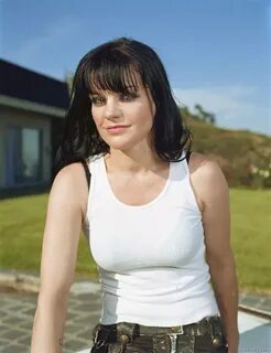 60+ Hot Pauley Perrette Photos Will Make You Her Biggest Fan