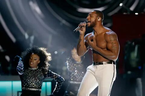 Tank Heats Up the 2017 Soul Train Awards with Shirtless Perf