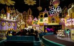 Hong Kong Disneyland - It's a small world 香 港 迪 士 尼 樂 園 - "小