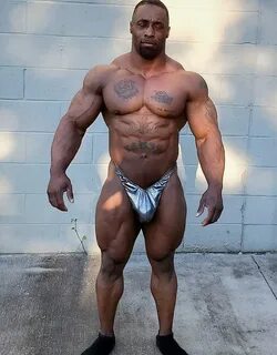 Enormous Bulge in skimpy posers; Detric Lewis - Photo 71405 