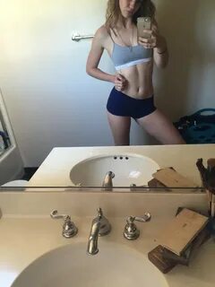 Mackenzie Lintz Leaked - The Fappening Leaked Photos 2015-20