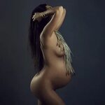Kourtney Kardashian, embarazada y desnuda