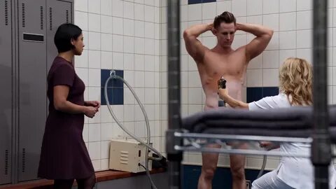 Jason Dohring shirtless in iZombie 3-11 "Conspiracy Weary" .